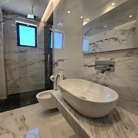 Selavi 3* Sarandë