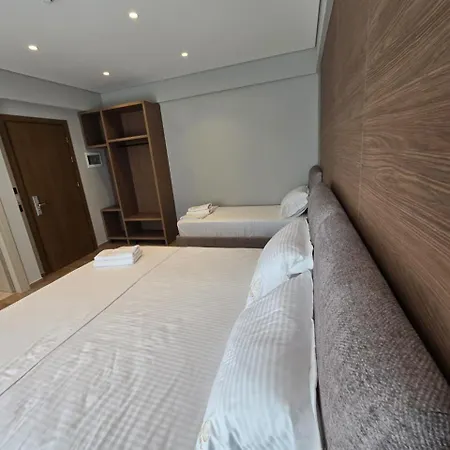 Selavi 3* Sarandë