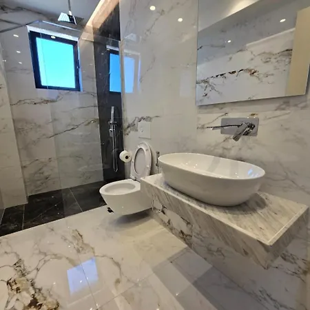 Selavi 3* ساراندا
