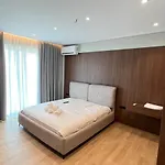 Hotel Selavi