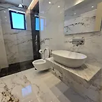 Selavi 3* Sarandë