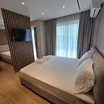 Hotel Selavi