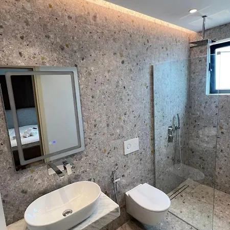 Hotel Selavi